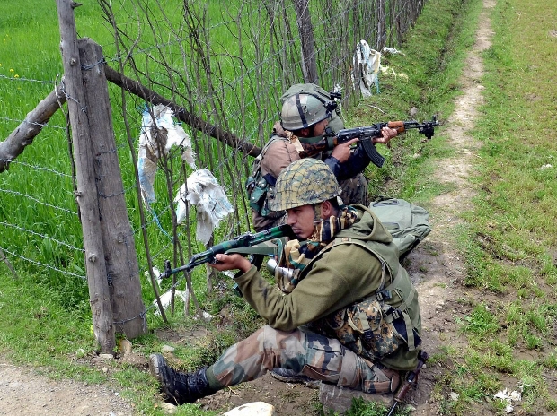 Two soldiers, two militants killed near LoC in Kashmir