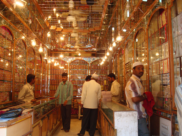 10 Reasons Why Gold Price Will Go Up In The Future Business Standard News 10 Reasons Why Gold Price Will Go Up In