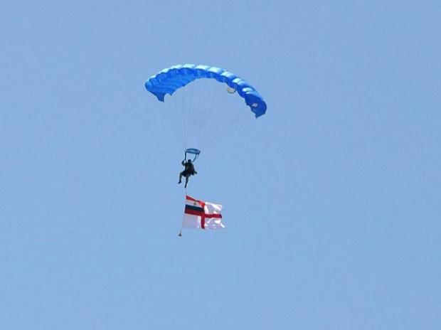 Parachute jumps on display at DefExpo 2018 Parachute jumps on display at DefExpo 2018