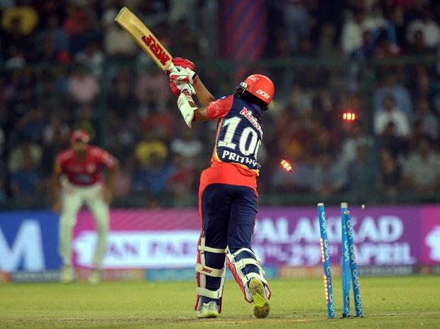 IPL: Gautam Gambhir steps down as skipper of Delhi Daredevils IPL: Gautam Gambhir steps down as skipper of Delhi Daredevils