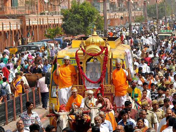 Essay on lord mahavira