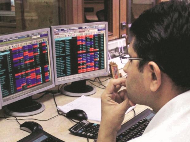 Market Wrap, December 6: Sensex cracks 572 pts on global sell-off; IT and Auto stocks under pressure