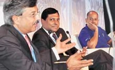 IT sector takes to non-linear growth