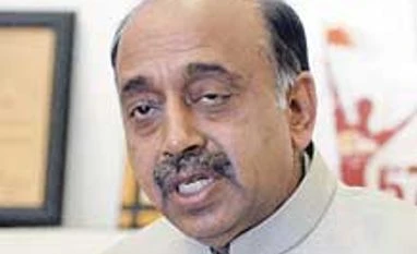 Dikshit turned Delhi into slum, not Paris as promised: Vijay Goel