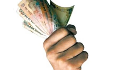 Small savings collection targeted at Rs 700 crore in FY 14