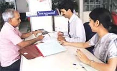 RBI queries applicants, regulators on new bank licences