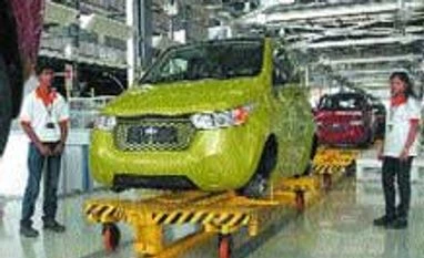 Mahindra & Mahindra tries hard to boost Reva sales
