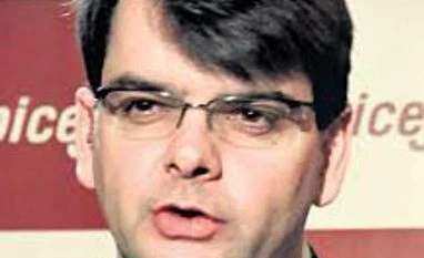 Neil Mills resignation highlights uneasy relationship between CEO and airline owners