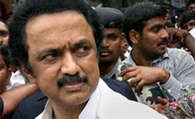 DMK accuses AIADMK of paying Rs 3,000 to voters