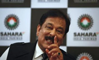 Harried by SEBI, Sahara's Subrata Roy stands defiant