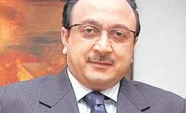 S Kumars rides into rough waters