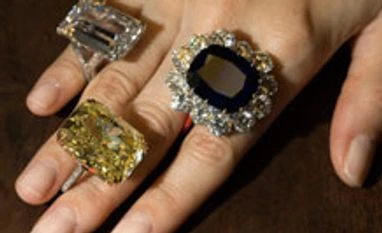Gems & jewellery export down 20% in April