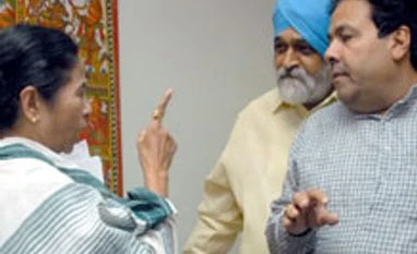 Mamata ill, Amit Mitra hospitalised after mob heckles them