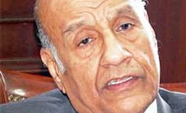 Warring suitors woo Mallya in MCF battle