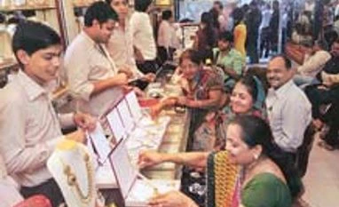 Gold rebounds with rise in demand