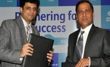 BSE Brokers' Forum, Bajaj Allianz Life sign agreement