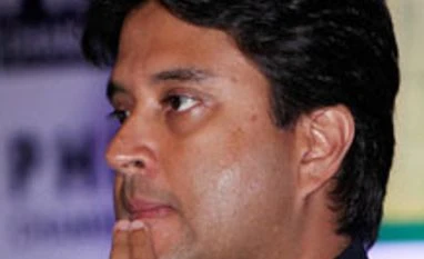 Cong takes swipe at BJP over Jyotiraditya's royal roots