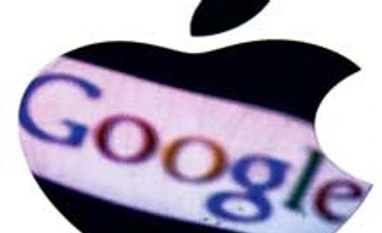 Apple to Google pay CFOs most as stocks climb with cash