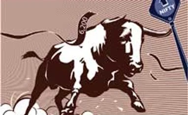 RIL, L&T, HDFC Bank: Strategies for blue-chip stocks in a range-bound mkt Bull