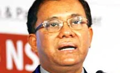 RBI's H R Khan gets 2-year extension