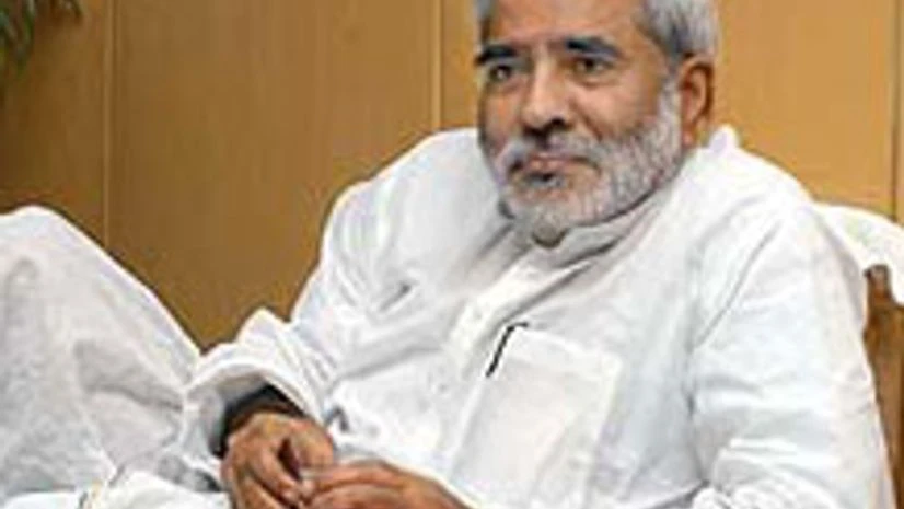 Bihar polls: RJD VP, ex-Union minister Raghuvansh Prasad Singh quits party Bihar polls: RJD VP, ex-Union minister Raghuvansh Prasad Singh quits party