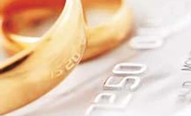 Now, you can't use credit card to buy gold jewellery on EMIs