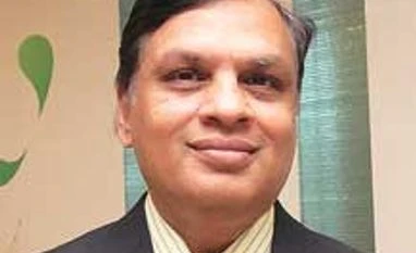 Dhoot counters RBI statement on bank licence application withdrawal