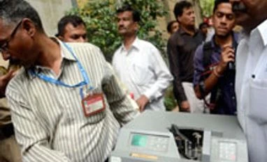 We are not hawala operators: Angadias