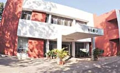 Law schools break tradition, go for niche courses