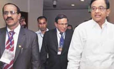 Bankers sing FM tune, agree to cut interest rates