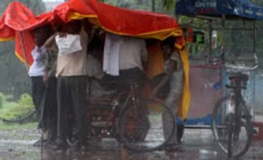 Weather dept forecasts rains for Gujarat this week