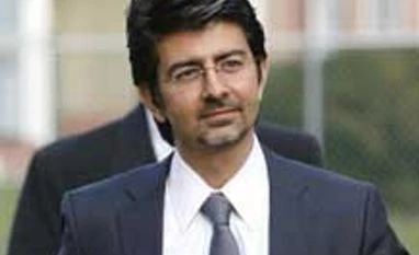 eBay founder to launch independent mass-market news venture