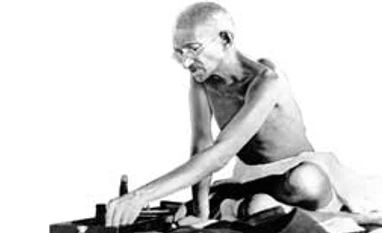 Mahatma's great-grandson Tushar objects to SC plea seeking re-investigation of Bapu's assassination SC adjourns Mahatma's assassination probe, questions Tushar Gandhi's stand