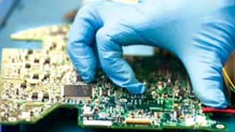 Government plans to invest $ 10 bn in chip making facilities Government plans to invest $ 10 bn in chip making facilities