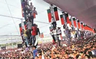 Rallies in full swing in Mumbai ahead of final leg of polls