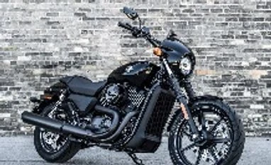 Two-wheeler sales cross one-million mark in Dec