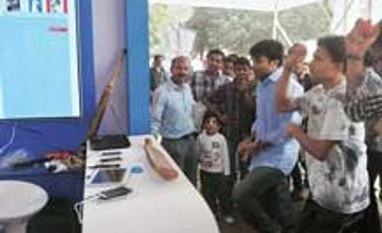 Reliance Jio unveils 4G services at IIT Bombay event