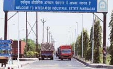 PNC Infratech declined below issue price