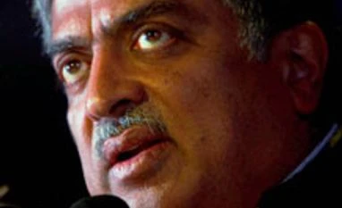 Nilekani's tiff with Ananth Kumar gets ugly
