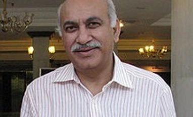 BJP ranks swell with journalist M J Akbar and former JD(U) leader N K Singh