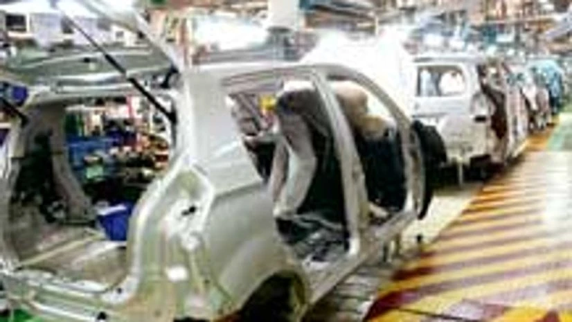 Maruti wage deal: Workers to get Rs 16,800 pm avg salary hike Maruti wage deal: Workers to get Rs 16,800 pm avg salary hike