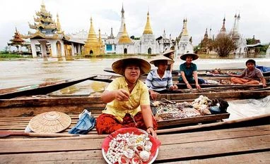 Eat, Stay, buy locally Eat, Stay, buy locally