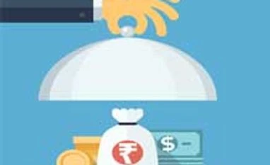 Rupee seen weakening as RBI continues to intervene