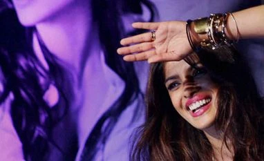 Priyanka gets eight million PC Maniacs on Twitter
