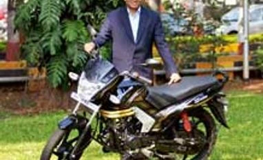 Mahindra puts veteran in charge of two wheelers