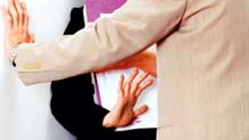 Court rejects Ohio law that bans police from sex with minors Court rejects Ohio law that bans police from sex with minors