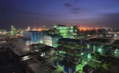 Deepak Nitrite soars 6% as subsidiary plans Rs 5,000-cr capex in Gujarat Deepak Nitrite soars 6% on subsidiary’s Rs 5,000 cr capex plans in Gujarat