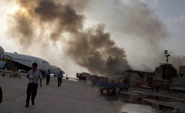 28 killed as Pak Taliban militants attack Karachi airport