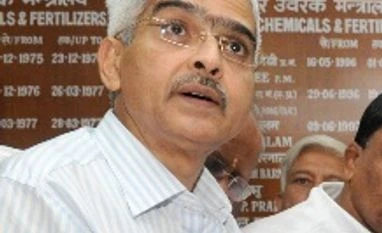 RBI to soon come out with draft on relaxing ECB norms: Shaktikanta Das RBI to soon come out with draft on relaxing ECB norms: Shaktikanta Das