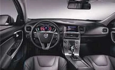 Curvaceous Swede Volvo XC60